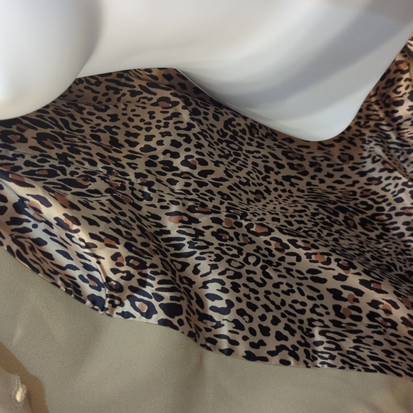 Dennis Basso luxe crepe belted blazer with button sleeve detail - Picture 6 of 10